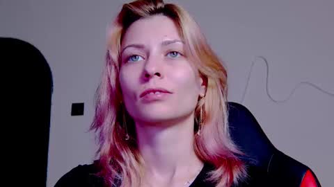 karoline121 online show from November 3, 2025, 9:38 pm