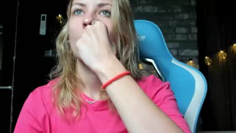 karoline121 online show from November 12, 2025, 6:41 pm