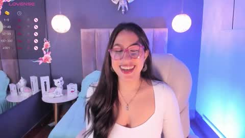 Snapshot of karoline21_ chatting on October 7, 2025, 12:13 pm Karoline  online show from October 7, 2025, 12:13 pm
