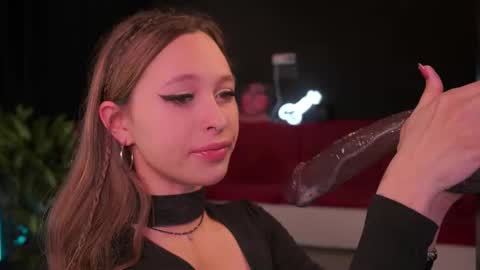 Caroline online show from March 26, 2026, 1:44 am