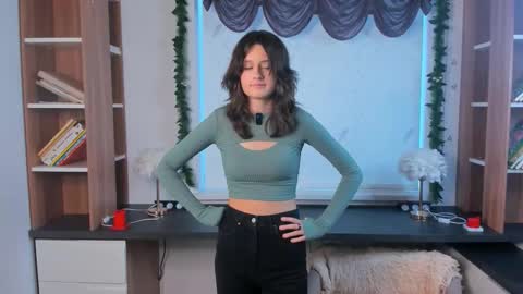 Mia online show from March 3, 2026, 11:16 am