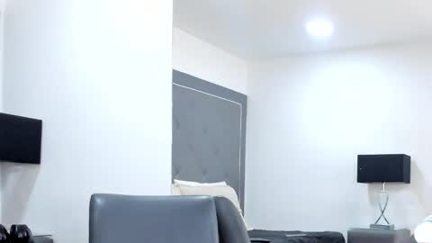 karolwest_ online show from February 12, 2026, 11:05 am