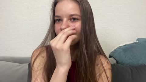 Lia online show from April 19, 2026, 4:06 pm