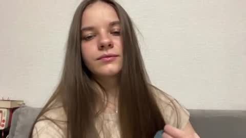 Lia online show from June 17, 2026, 4:41 pm