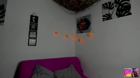 Snapshot of kassandra_james chatting on October 25, 2025, 12:02 pm kassandra james online show from October 25, 2025, 12:02 pm