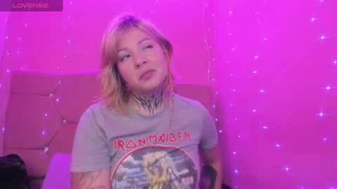 Snapshot of kat_cirice18 chatting on March 8, 2025, 3:56 pm kat_cirice18 online show from March 8, 2025, 3:56 pm