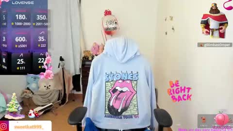 Snapshot of kat_ly_chan chatting on December 17, 2024, 12:01 am Kat       online show from December 17, 2024, 12:01 am