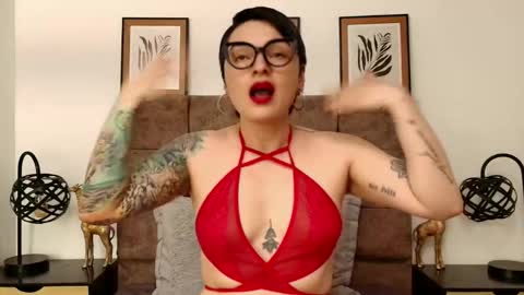 Snapshot of kat_paradisse chatting on September 16, 2025, 7:15 pm kat paradisse online show from September 16, 2025, 7:15 pm