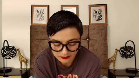 Snapshot of kat_paradisse chatting on September 21, 2025, 7:37 pm kat paradisse online show from September 21, 2025, 7:37 pm
