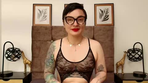 Snapshot of kat_paradisse chatting on September 26, 2025, 7:29 pm kat paradisse online show from September 26, 2025, 7:29 pm