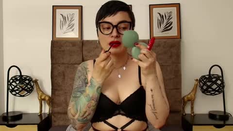 Snapshot of kat_paradisse chatting on September 30, 2025, 7:52 pm kat paradisse online show from September 30, 2025, 7:52 pm