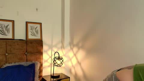 kat paradisse online show from April 5, 2026, 11:40 am