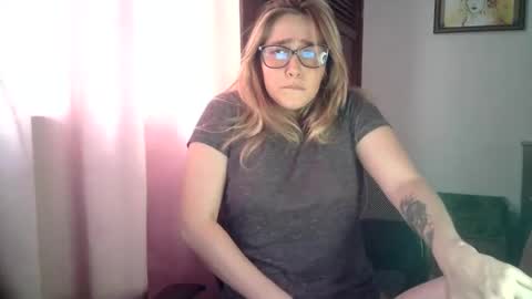 Snapshot of kat_pp chatting on January 9, 2025, 8:01 pm Kati online show from January 9, 2025, 8:01 pm