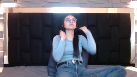 Katalina online show from October 15, 2025, 1:44 pm