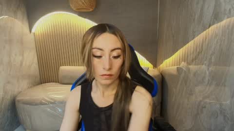 Katalina  online show from April 2, 2026, 1:20 pm