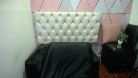 Snapshot of katalina_santana25 chatting on September 16, 2025, 7:04 pm katalina santana25 online show from September 16, 2025, 7:04 pm