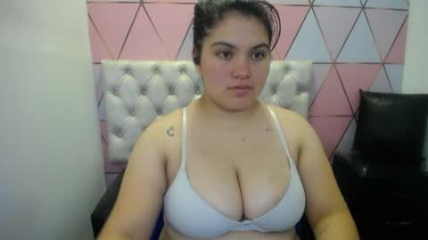 katalina santana25 online show from April 11, 2026, 7:18 pm