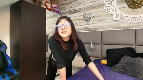 Snapshot of katana_blade chatting on April 29, 2026, 9:43 pm online show from April 29, 2026, 9:43 pm