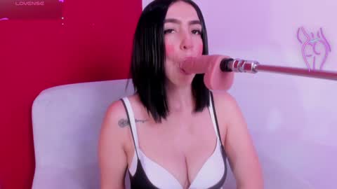 Snapshot of kate_bunny_ chatting on February 7, 2025, 11:45 am Kate online show from February 7, 2025, 11:45 am