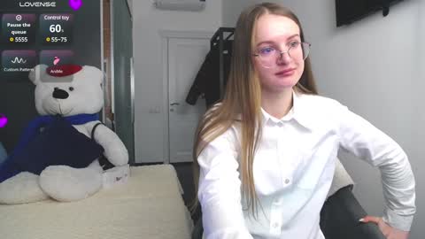 Snapshot of kate_jonson chatting on December 7, 2024, 8:00 am .Be kind and gentle with me and I will do my best for you. online show from December 7, 2024, 8:00 am