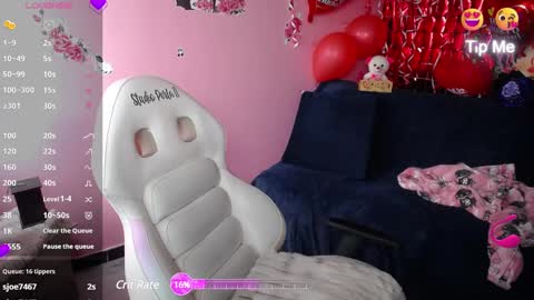 kate_lawrence_ online show from February 16, 2025, 3:48 pm