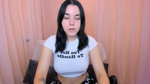 KATE online show from November 18, 2025, 7:35 am