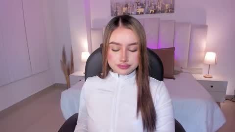 kate_rous online show from December 16, 2025, 5:01 am