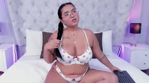 kateanderss online show from October 11, 2025, 7:56 pm