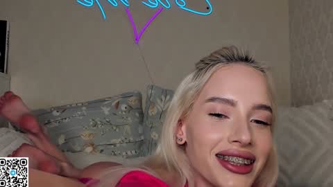 Snapshot of katebremar chatting on December 14, 2024, 10:28 pm online show from December 14, 2024, 10:28 pm