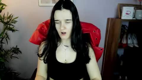 Kate  online show from March 1, 2025, 8:02 am