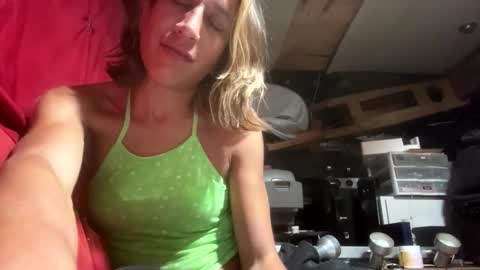 Snapshot of katelinxxx chatting on October 20, 2025, 12:05 pm Katelin online show from October 20, 2025, 12:05 pm