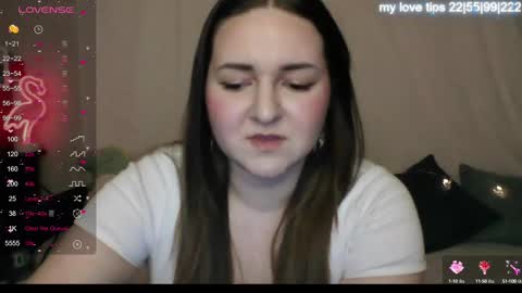 Snapshot of katelyn_sweety chatting on February 19, 2025, 11:25 pm Katelyn online show from February 19, 2025, 11:25 pm