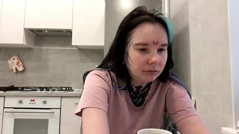 Milana online show from February 4, 2026, 5:02 am