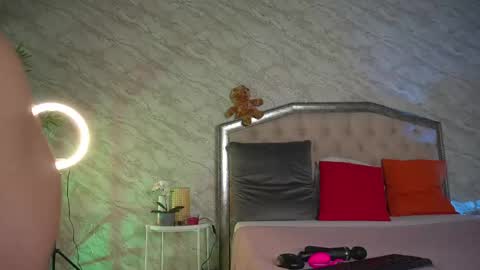 Kate online show from March 19, 2026, 6:50 am