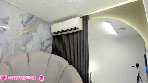 Im Katherine but call me Kate  online show from February 12, 2025, 12:12 pm