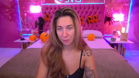 Kate online show from November 1, 2025, 7:10 am