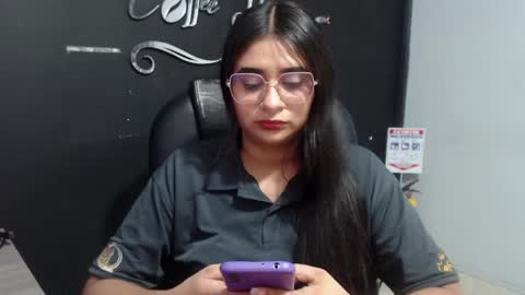 Call me Lau  online show from May 2, 2026, 8:58 pm