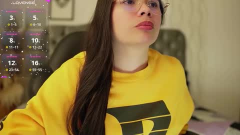 kathh_latorre online show from February 5, 2026, 1:27 pm