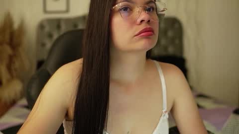 kathh_latorre online show from February 6, 2026, 1:14 pm