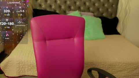 kathh_latorre online show from May 12, 2026, 1:52 pm