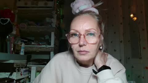 Snapshot of kathleenedwards chatting on May 20, 2026, 9:54 pm Kathleen online show from May 20, 2026, 9:54 pm