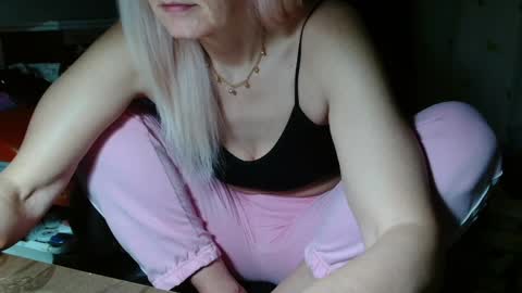 Snapshot of kathleenedwards chatting on May 27, 2026, 10:51 pm Kathleen online show from May 27, 2026, 10:51 pm