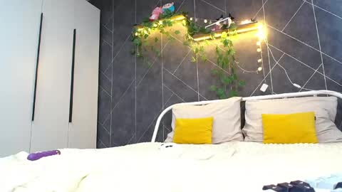 KathrineBerry online show from April 15, 2026, 2:40 am