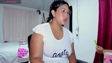 Snapshot of kathya_rabbit chatting on October 23, 2025, 2:11 am Kathye online show from October 23, 2025, 2:11 am