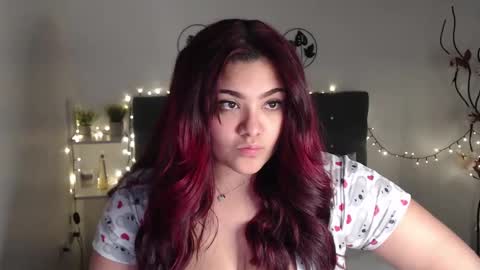 kathygonzalez_ online show from January 11, 2025, 11:45 am