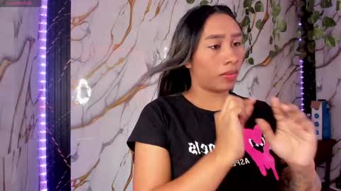 Katia online show from May 10, 2026, 3:28 pm
