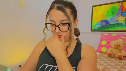 Khaterine online show from May 26, 2026, 12:12 pm