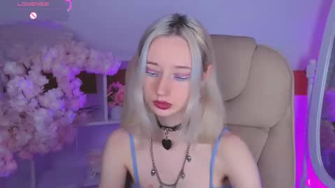 Katia  online show from December 21, 2025, 6:20 am