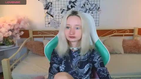 Snapshot of katia_kim chatting on April 15, 2026, 5:25 am Katia online show from April 15, 2026, 5:25 am