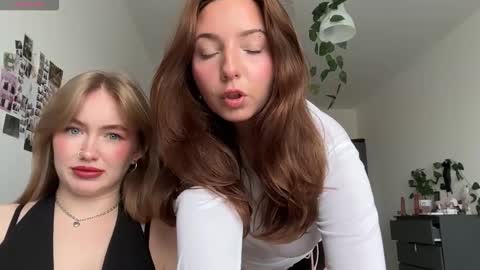 Snapshot of katie________ chatting on September 26, 2025, 10:08 am Katienext stream  online show from September 26, 2025, 10:08 am